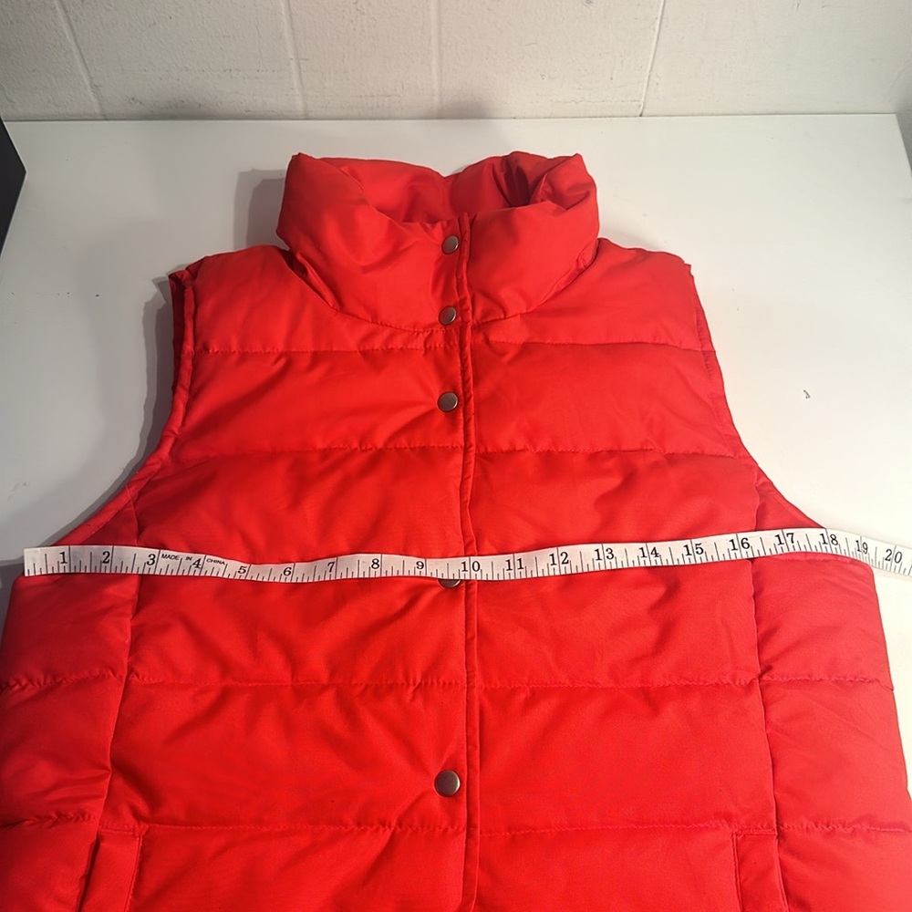 OLD NAVY Red Puffer Vest Size Medium - Picture 10 of 11